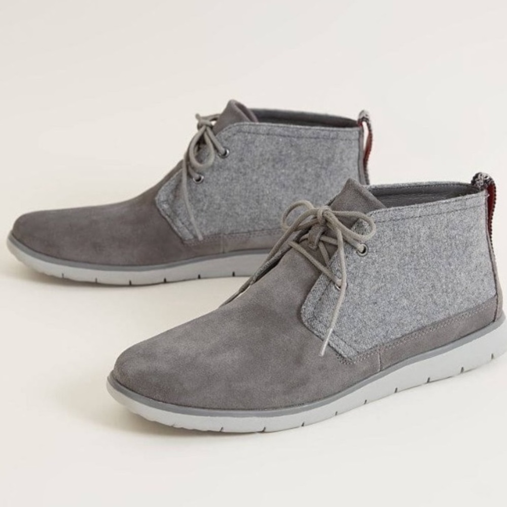 UGG® Freamon Leather Shoe chukka boots size 7